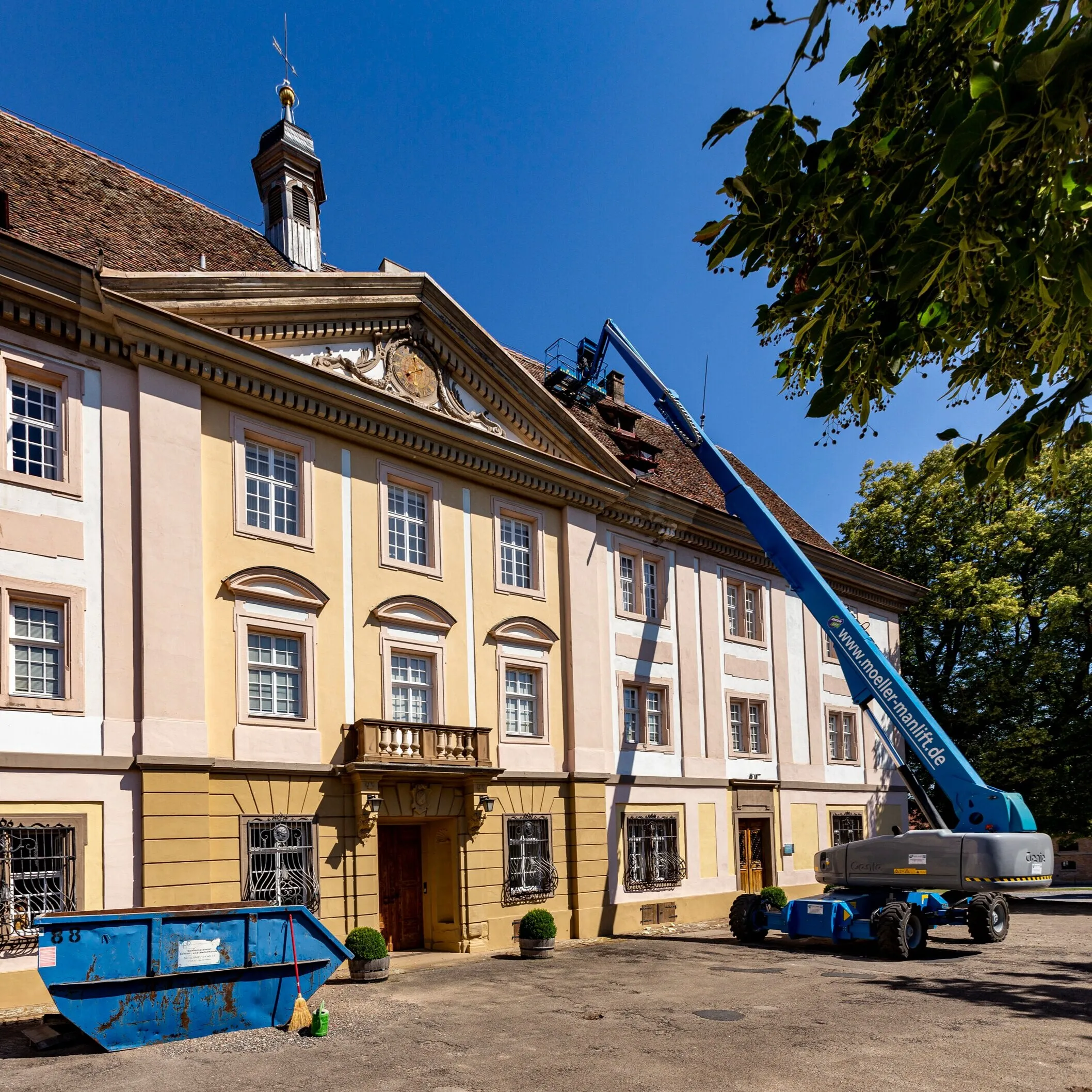 Renovierungsarbeiten am Schloss Lehrensteinsfeld